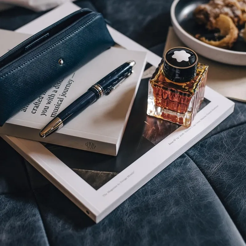 Montblanc 126344 MeisterstÃ¼ck Classique 'Around The World In 80 Days' Fountain Pen (14K Medium)- Blue With Platinum Trims