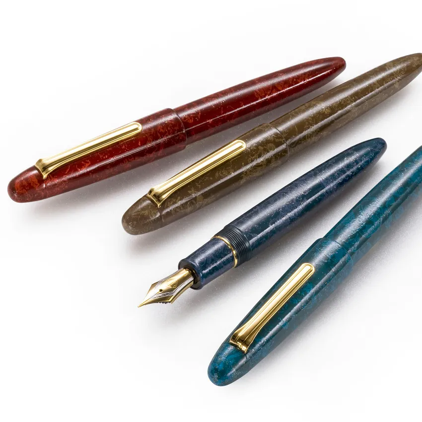 Sailor Iro Miyabi II Fukaki Are King of Pens Fountain Pen (21K Medium) - Red With Gold Trims