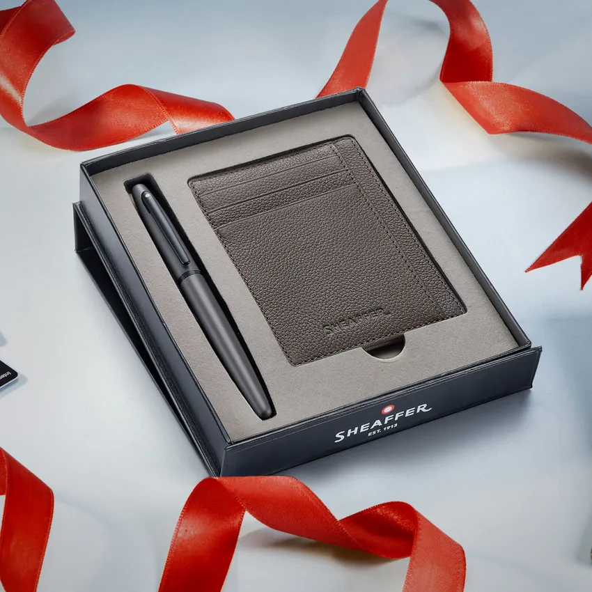 Sheaffer Gift Set Matte Gray VFM 9424 Rollerball Pen with Driftwood Gray Credit Card Holder