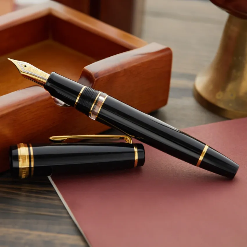 Sailor Professional Gear Realo Fountain Pen (21K Medium) Black with Gold Trims