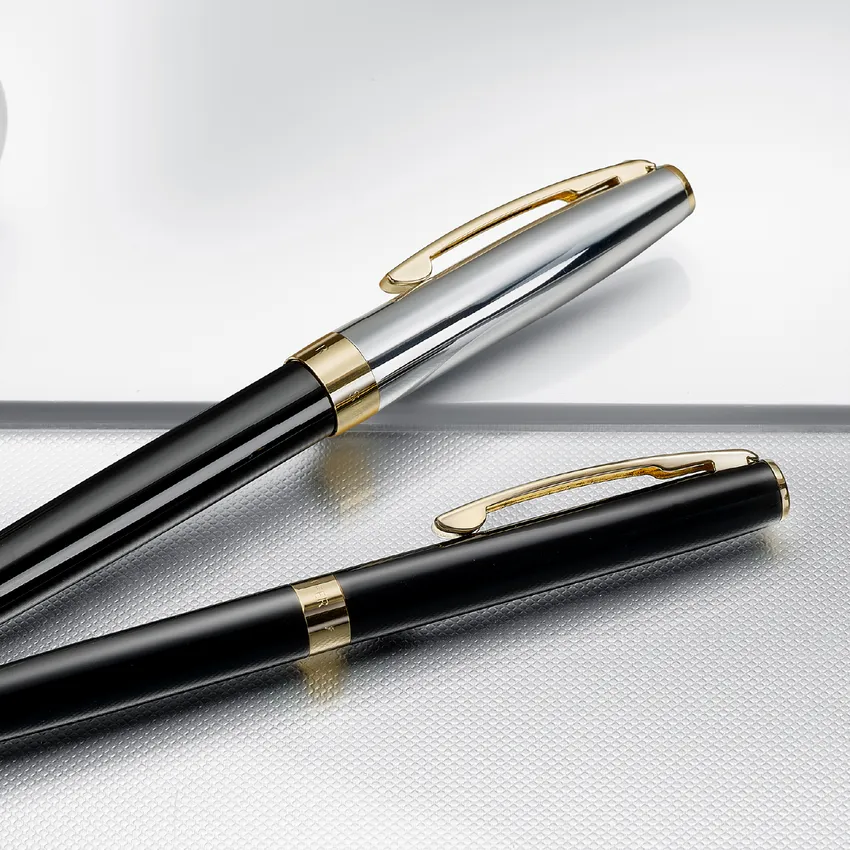 Sheaffer SAGARIS 9475 Gloss Black Barrel and Chrome Cap Fountain Pen With Gold Tone  trim - Medium