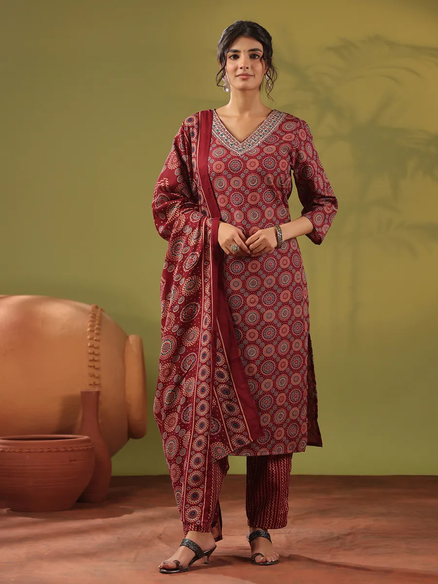 Maroon cotton printed kurti set with V neckline-G3-WKS1091 Maroon cotton printed kurti set with V neckline-G3-WKS1091