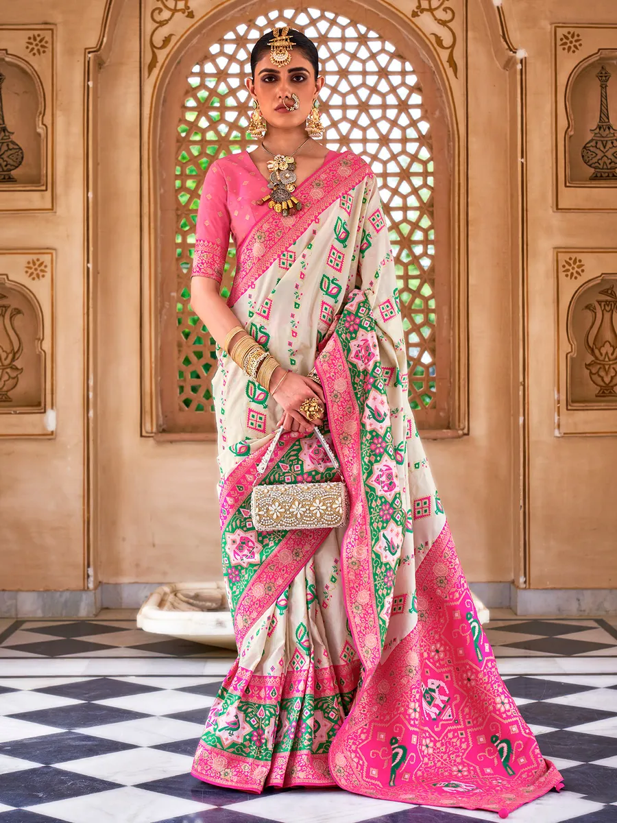 Stunning off white saree in patola silk G3 WSA56072 United States