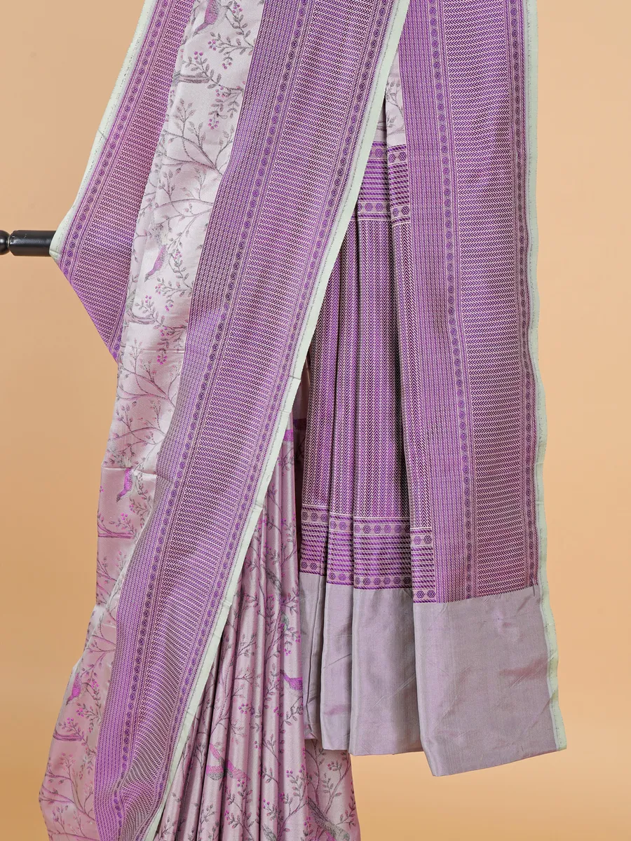Attractive silk pink saree with print