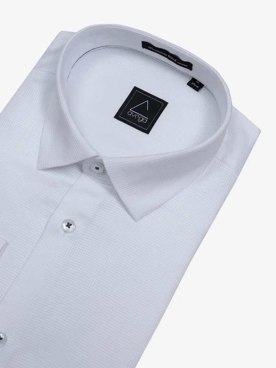 Avega white cotton texture shirt