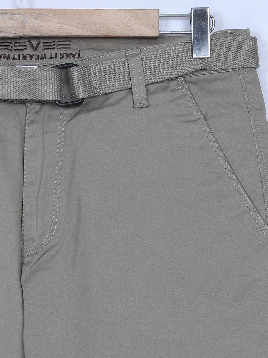 BeeVee cotton olive solid shorts for men