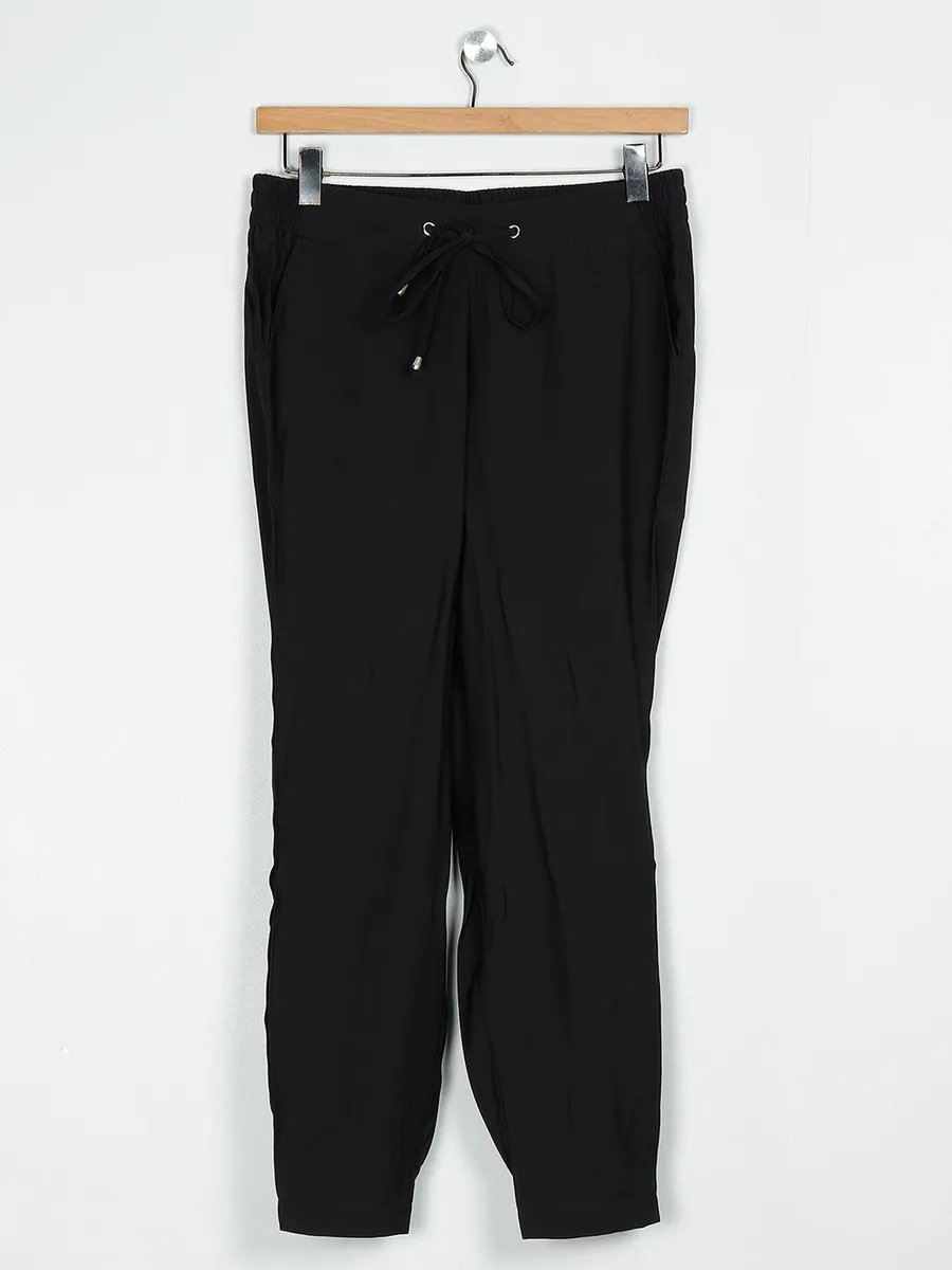 Black cotton solid pyjama for women