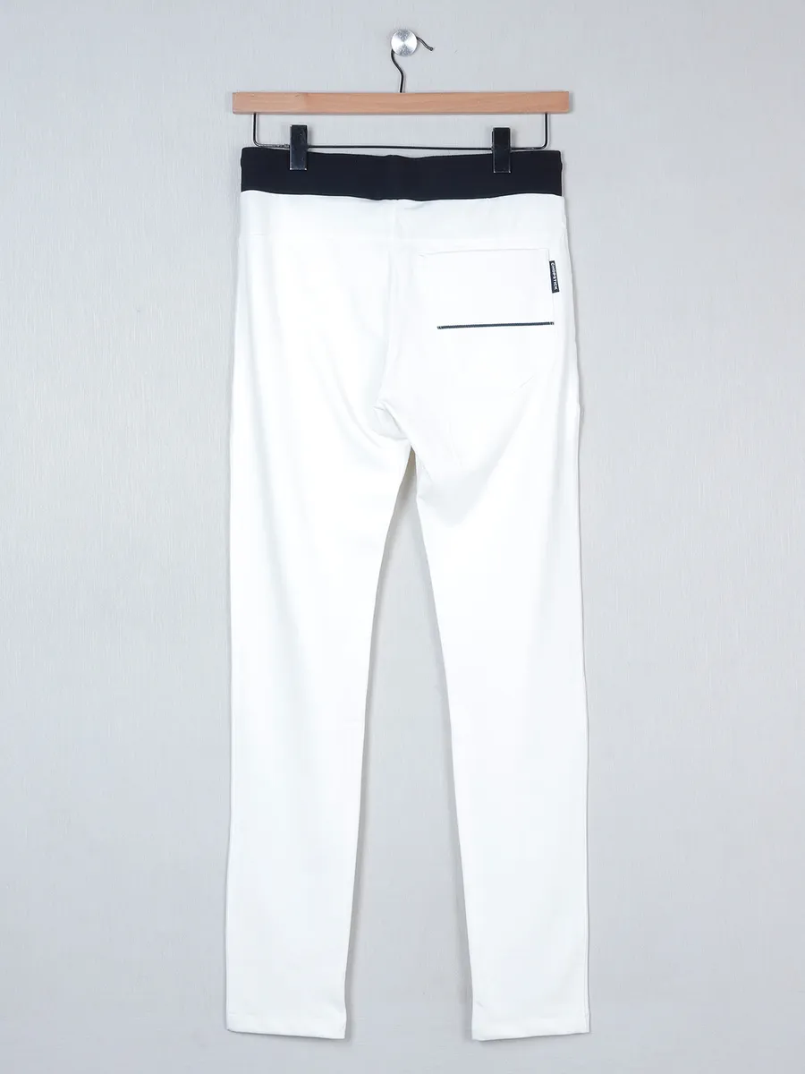 Chopstick presented white color track pant