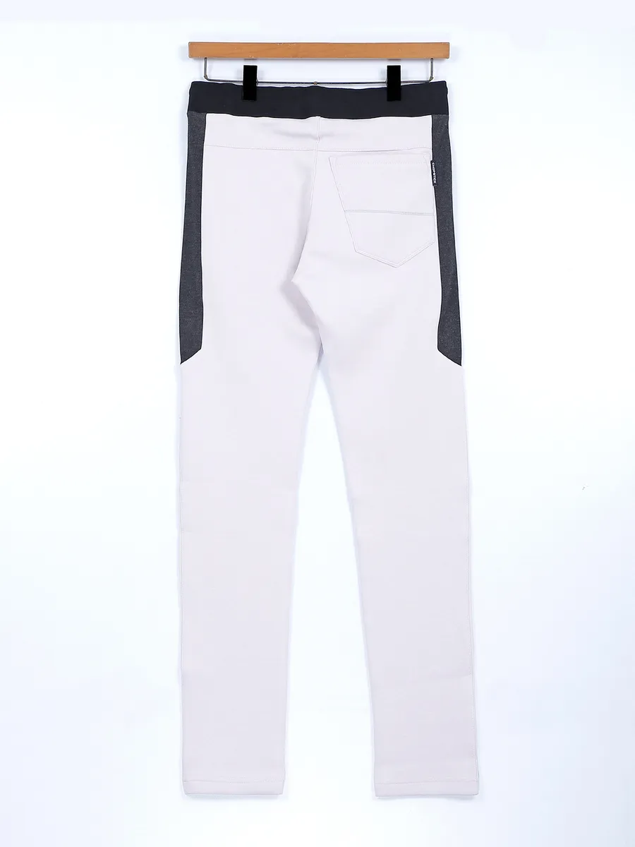 Chopstick presented white track pant