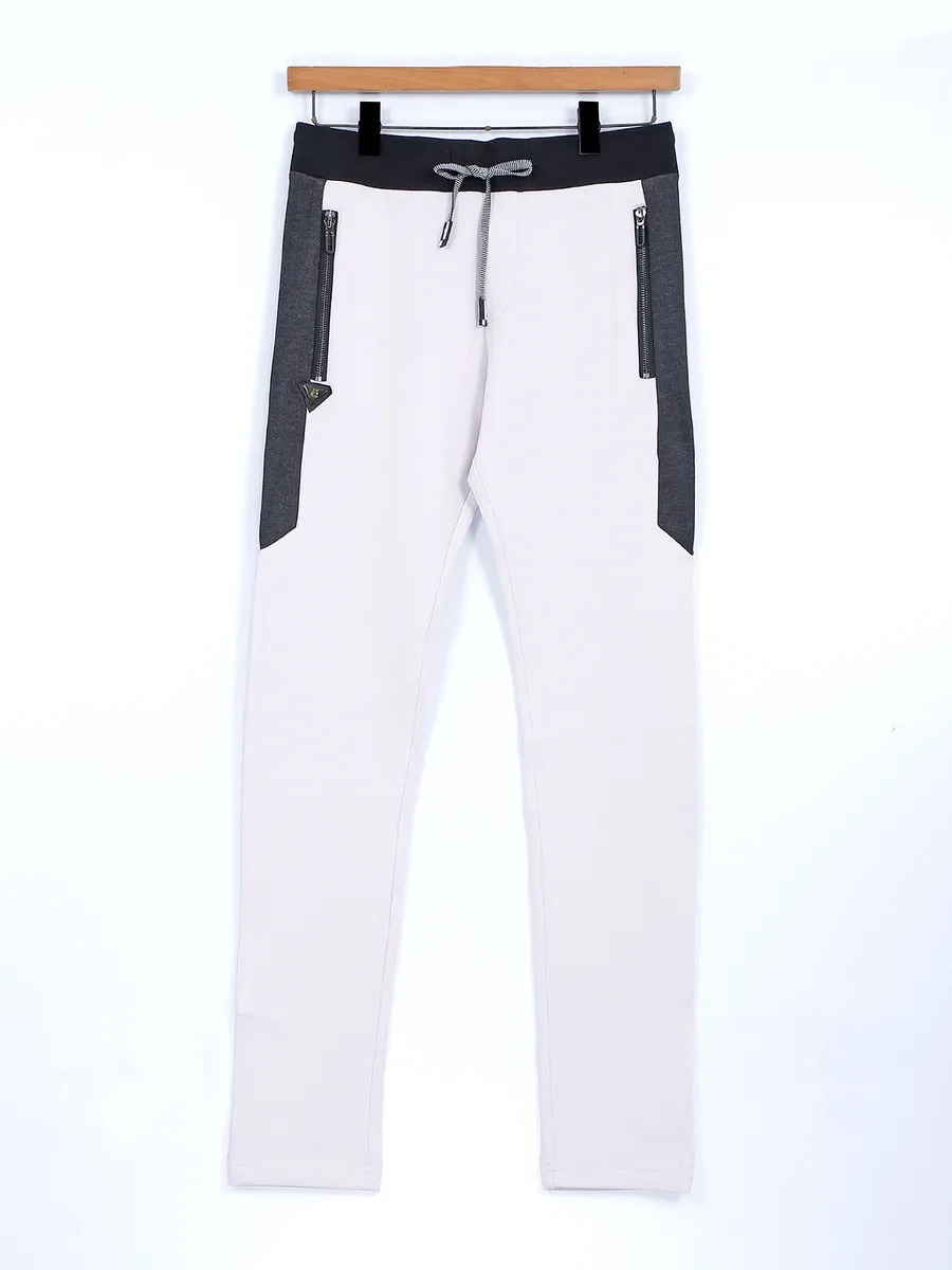 Chopstick presented white track pant