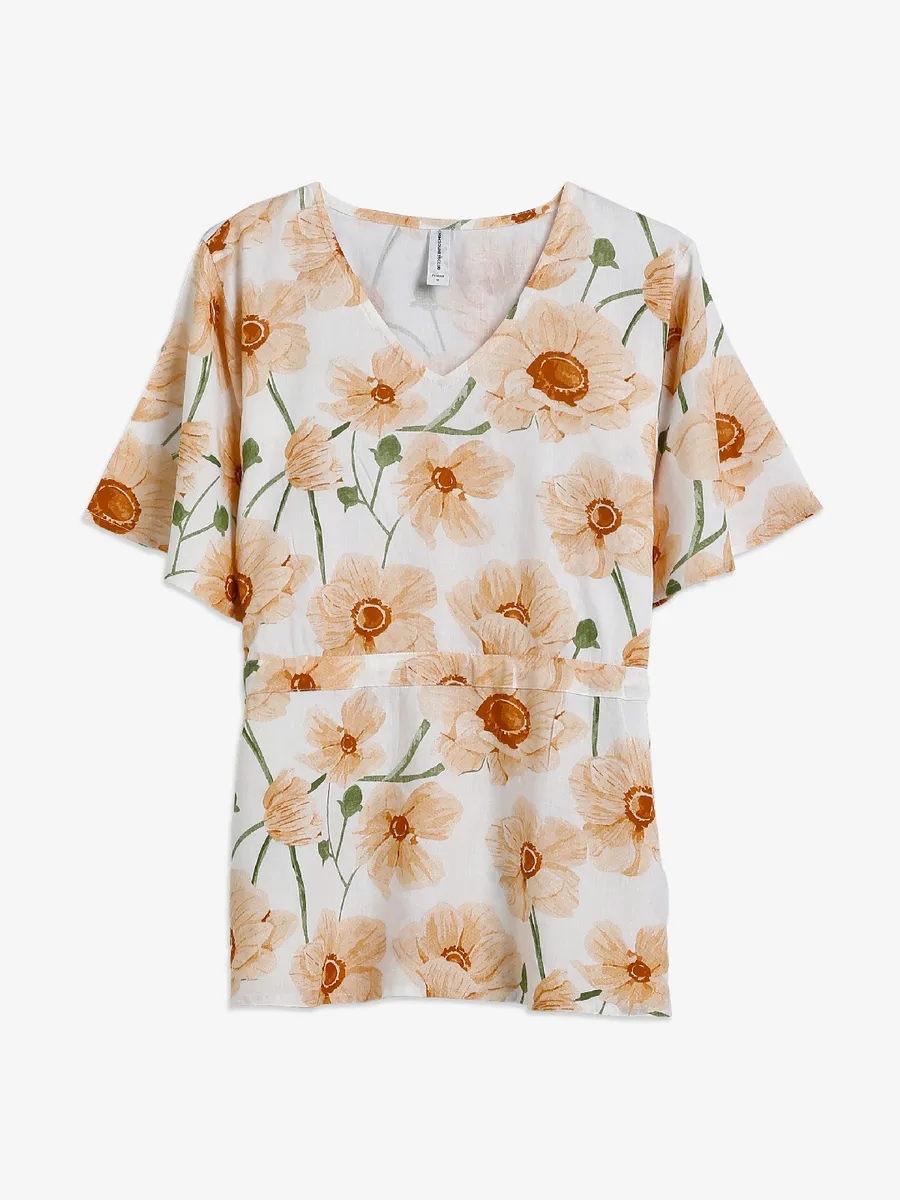 Crimsoune Club white and peach printed top