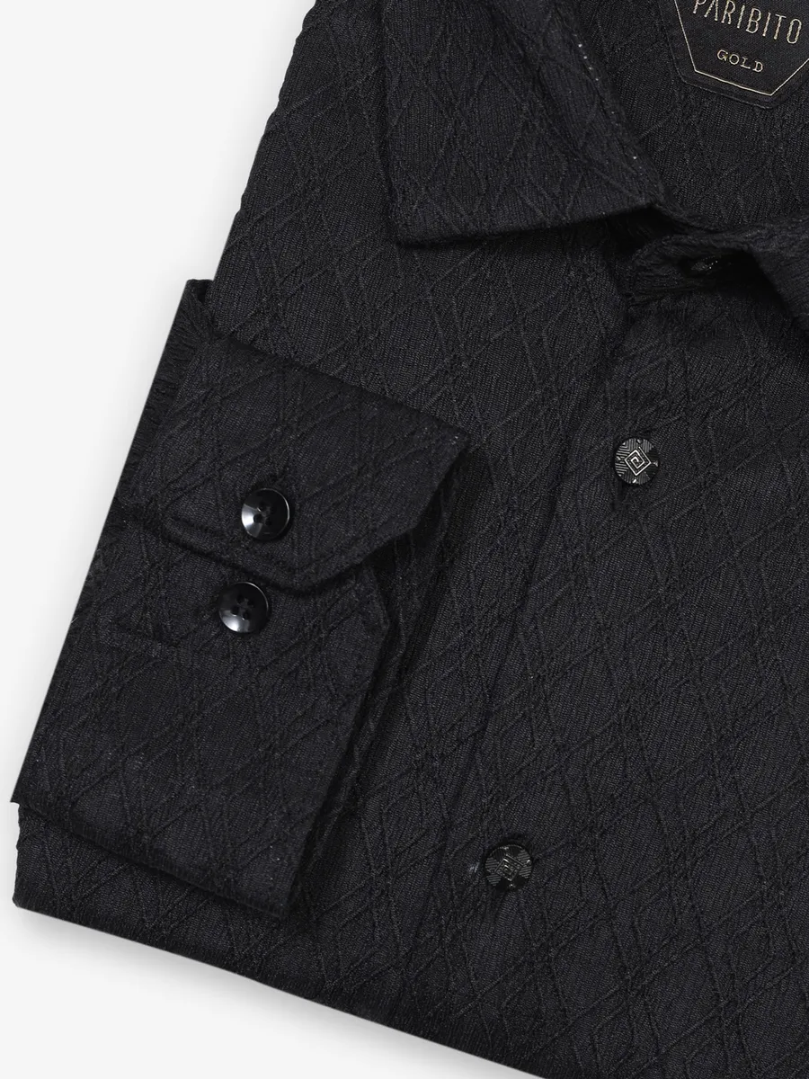 Cunning black party shirt in textured cotton