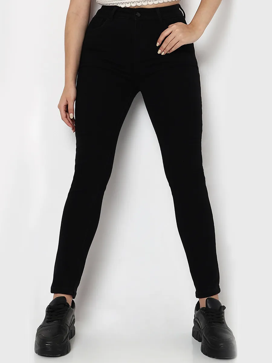 Deal black solid jeans