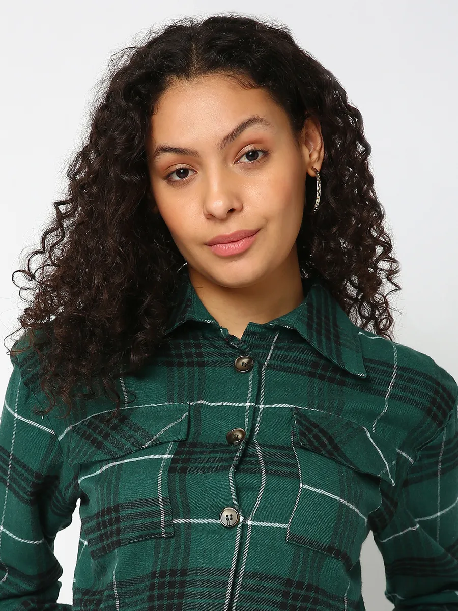 Deal dark green checks crop shirt