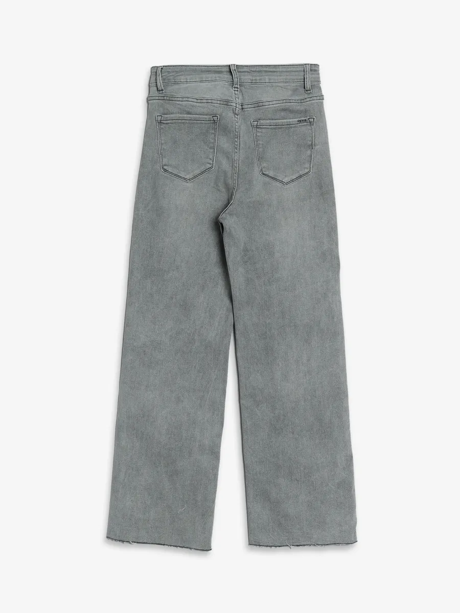 Deal grey ripped striaght jeans