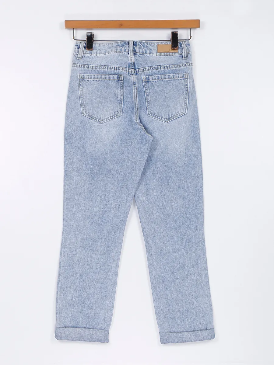 Deal ice blue ripped mom jeans