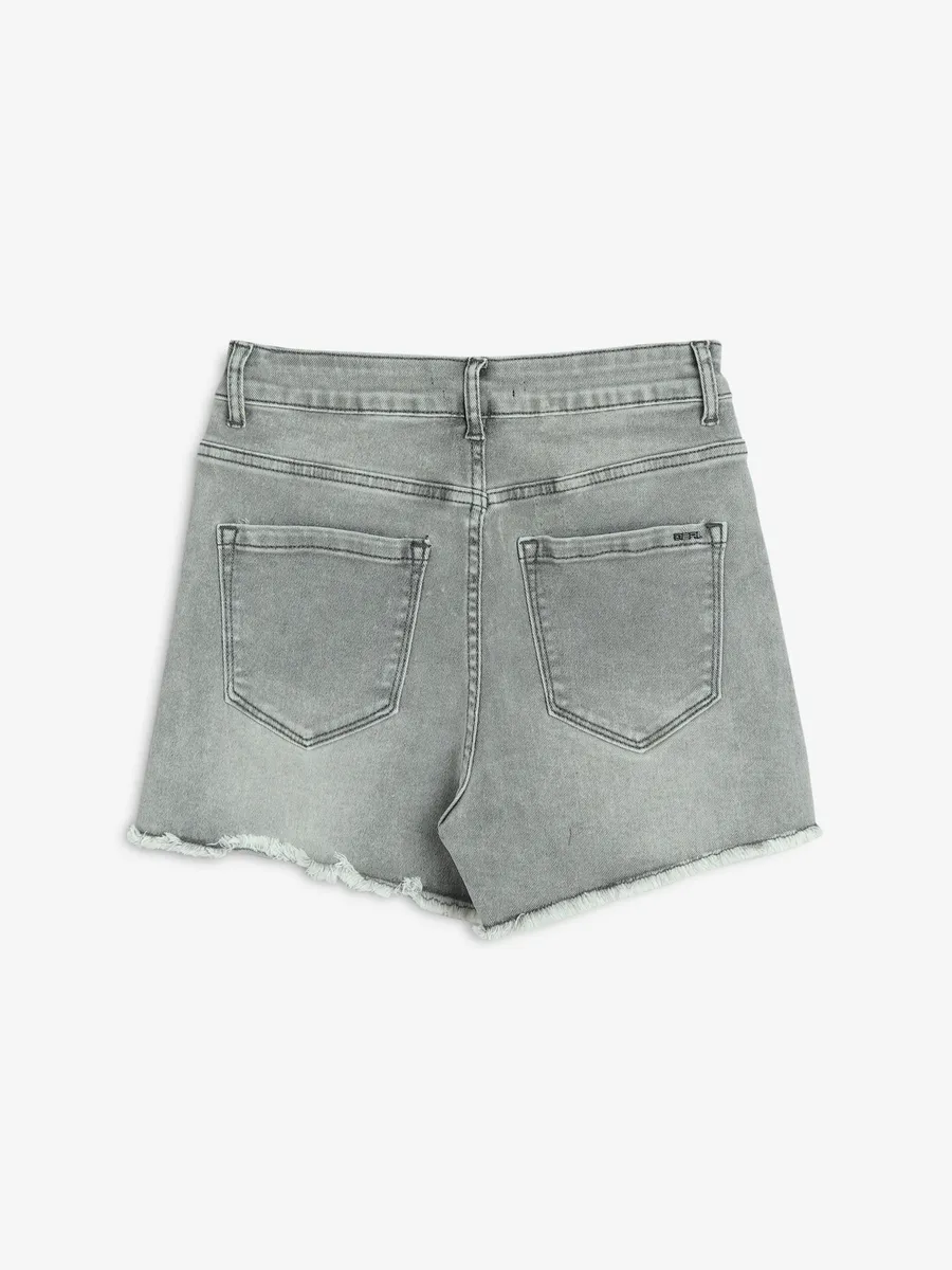 DEAL light grey washed denim shorts