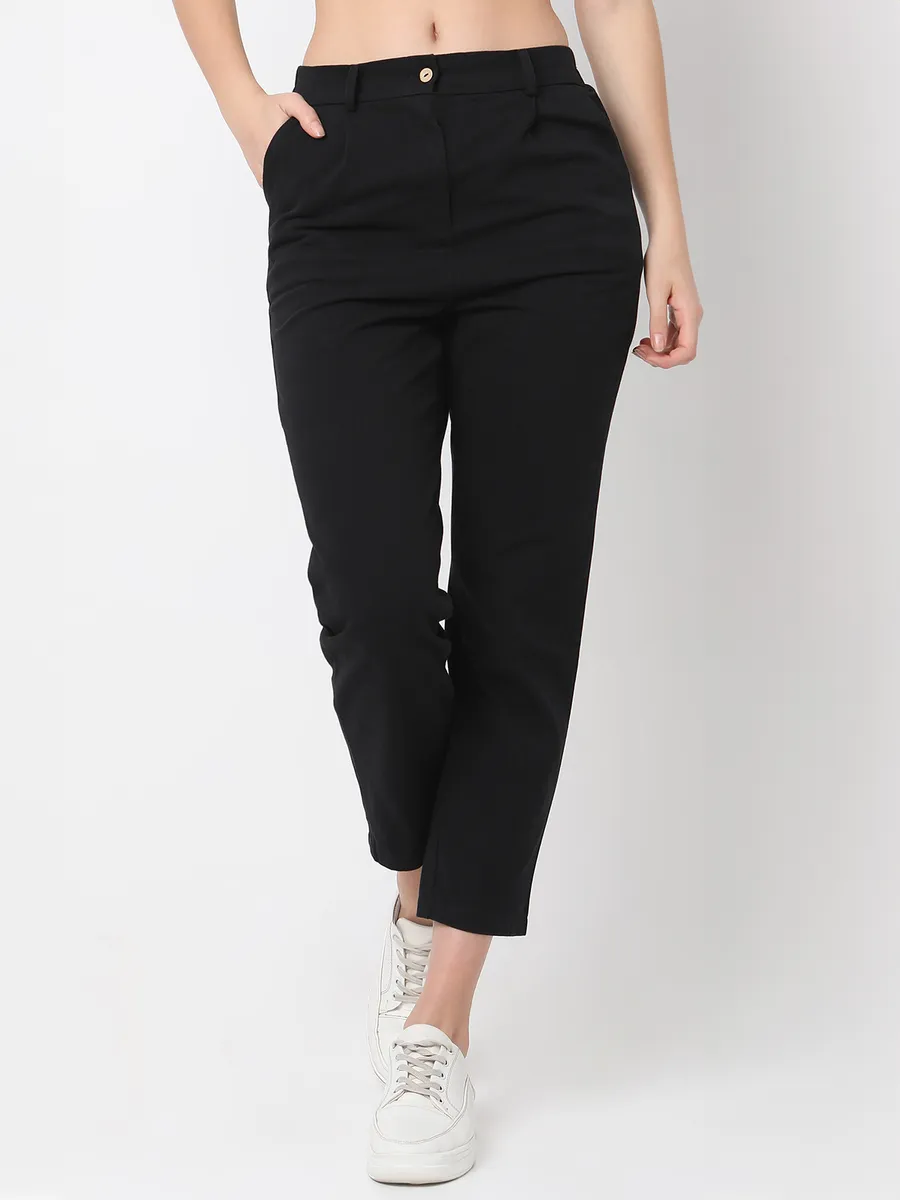 Deal solid black pant