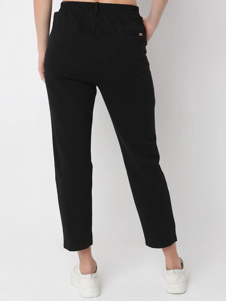 Deal solid black pant