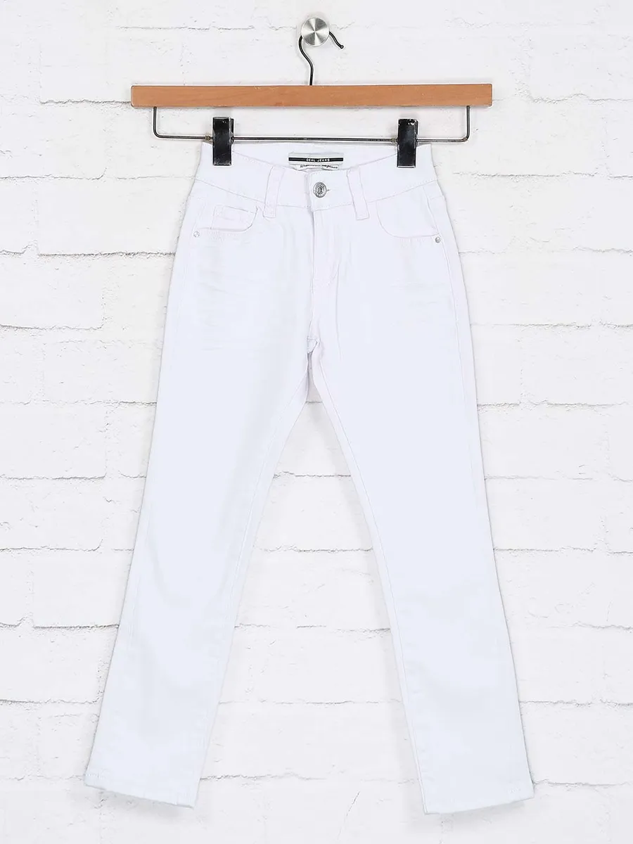 Deal solid white casual wear jeans