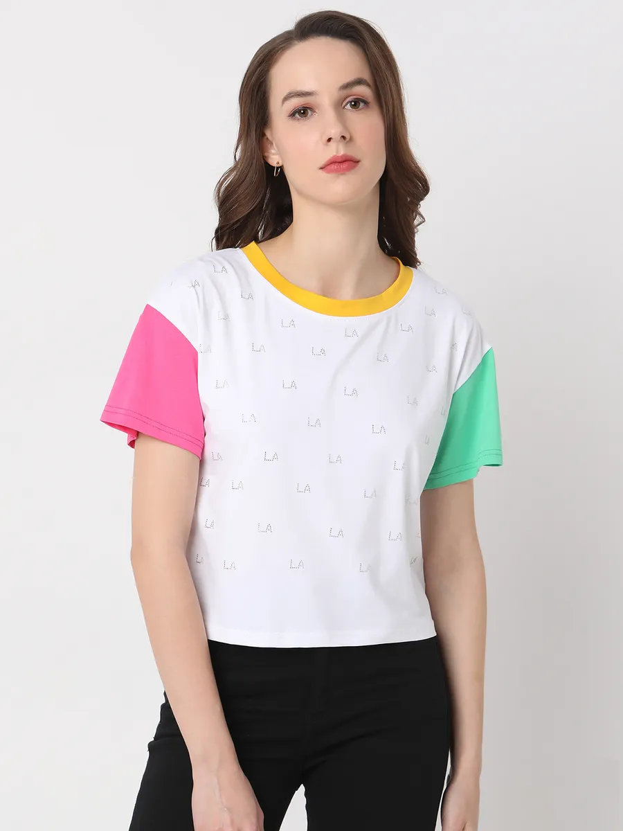 Deal white and pink color block crop top
