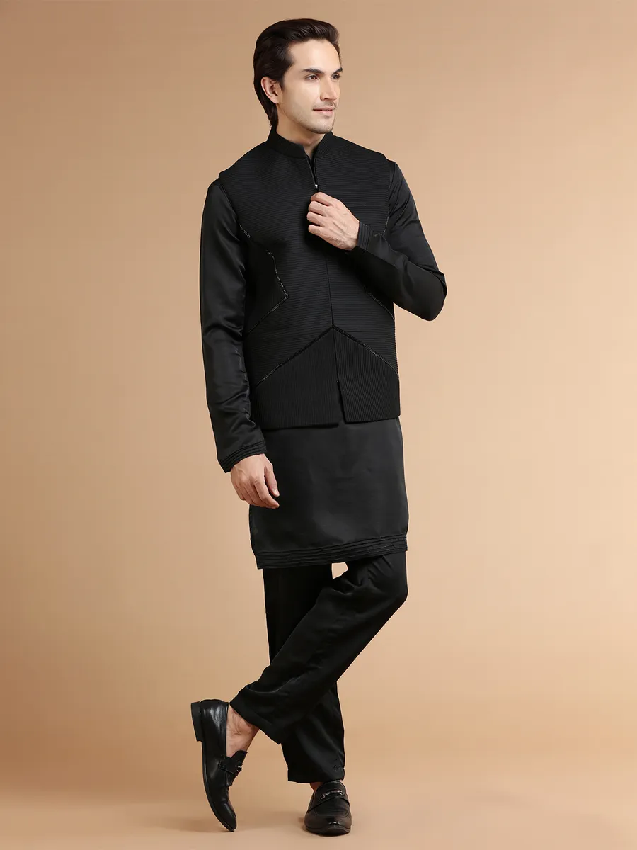 Elegant black silk waistcoat set