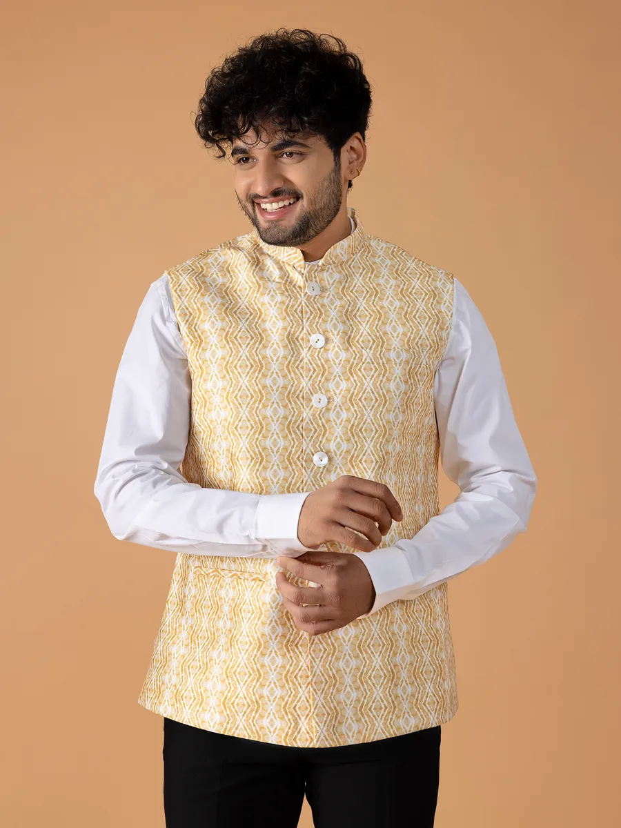 Elegant yellow printed waistcoat in silk