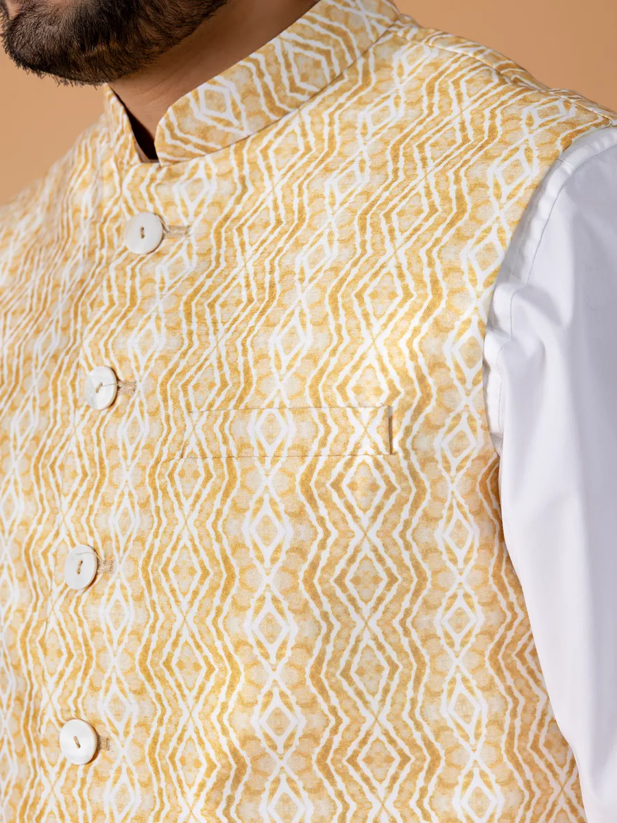 Elegant yellow printed waistcoat in silk