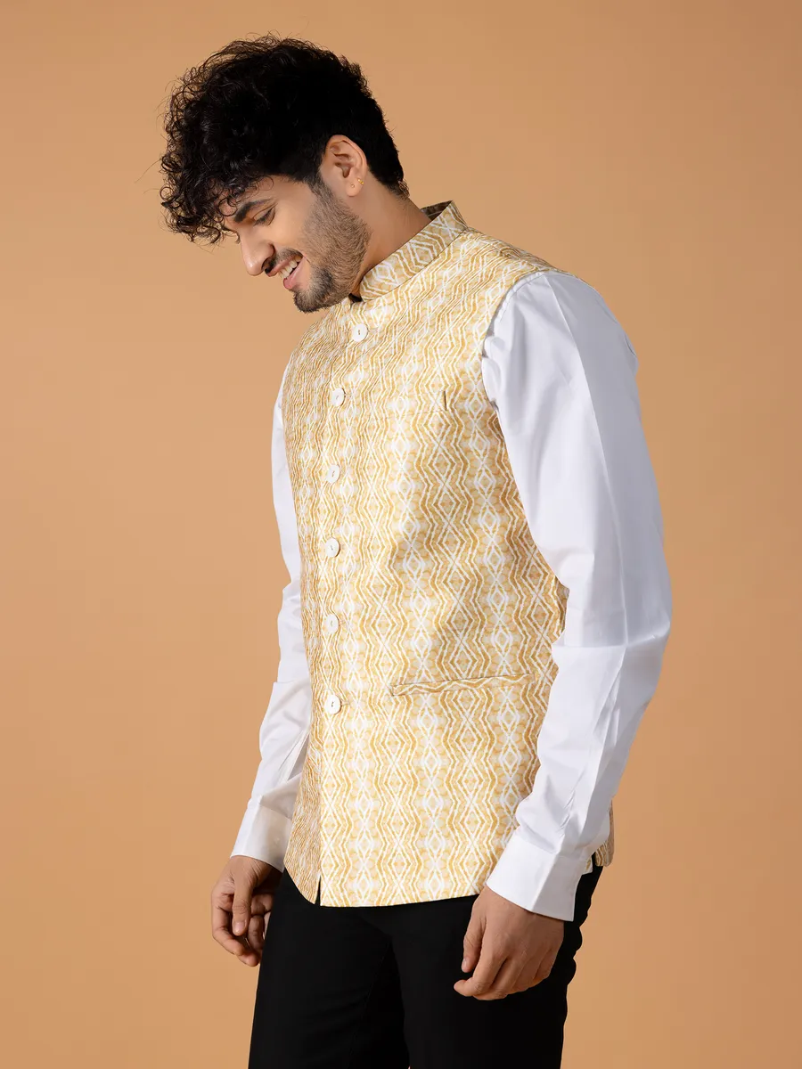 Elegant yellow printed waistcoat in silk
