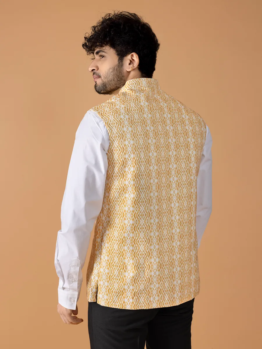 Elegant yellow printed waistcoat in silk