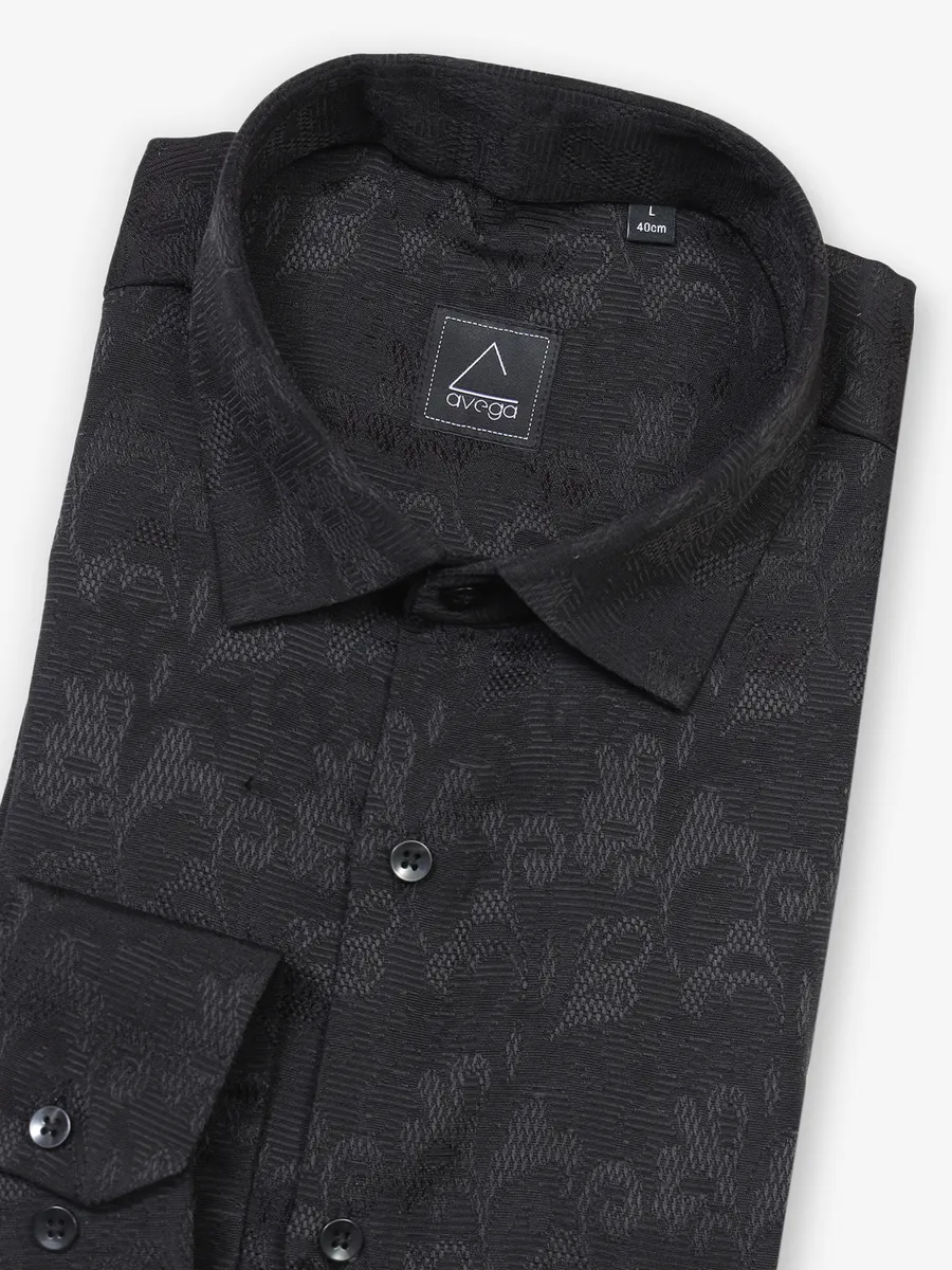 Fascinating black shirt in textured cotton