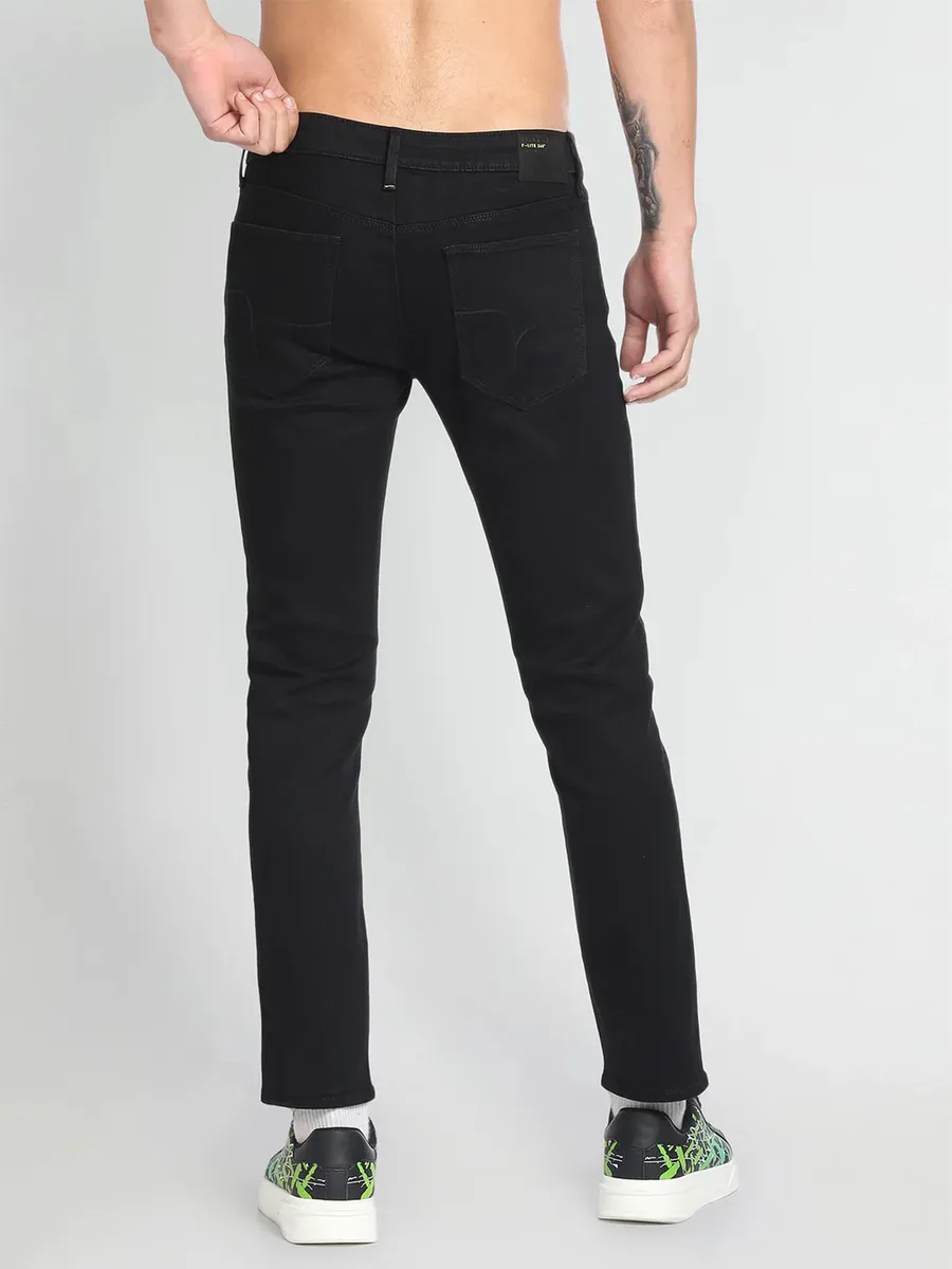 Flying Machine black solid slim tapered fit jeans