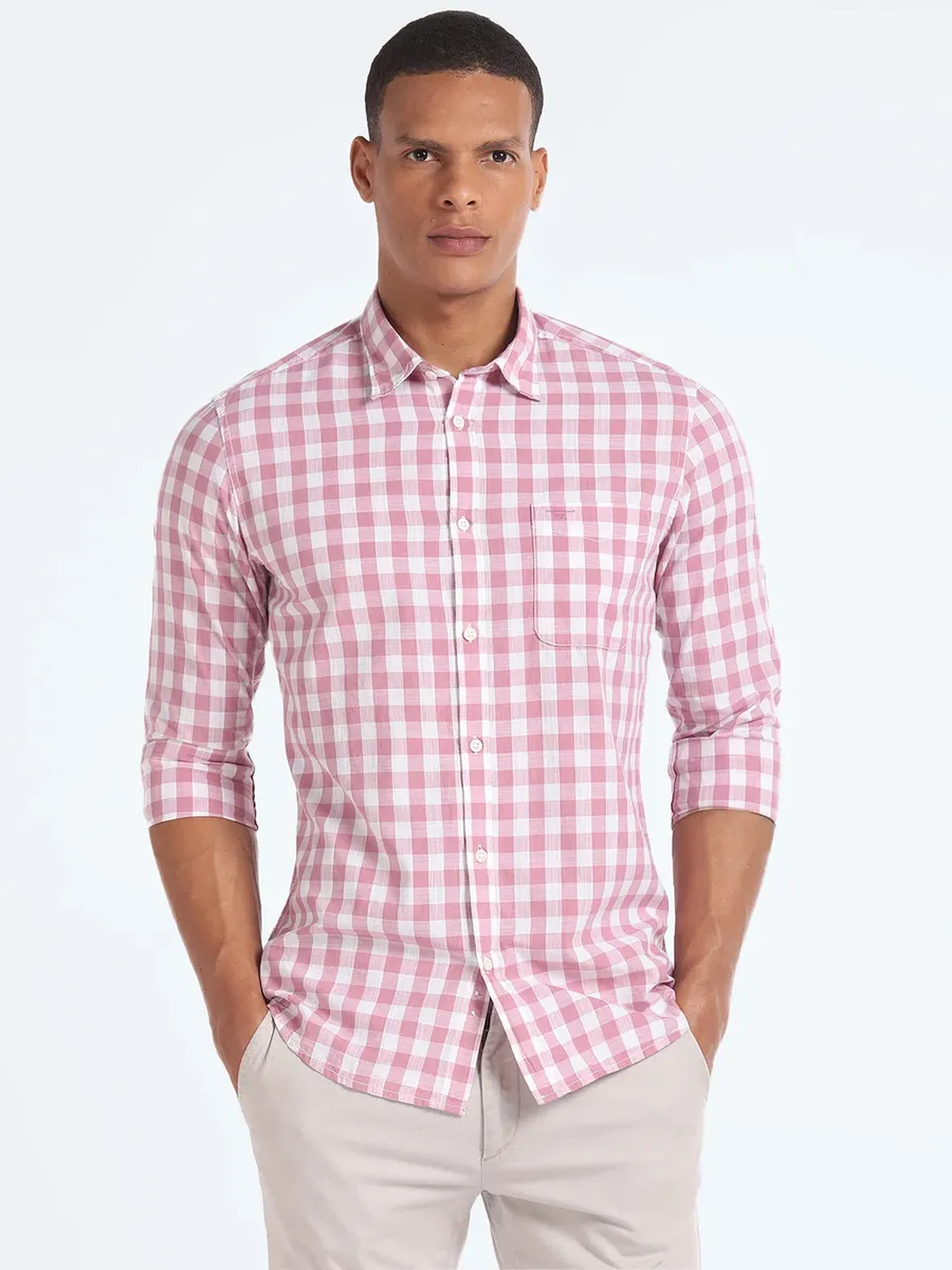 FLYING MACHINE pink checks slim fit shirt