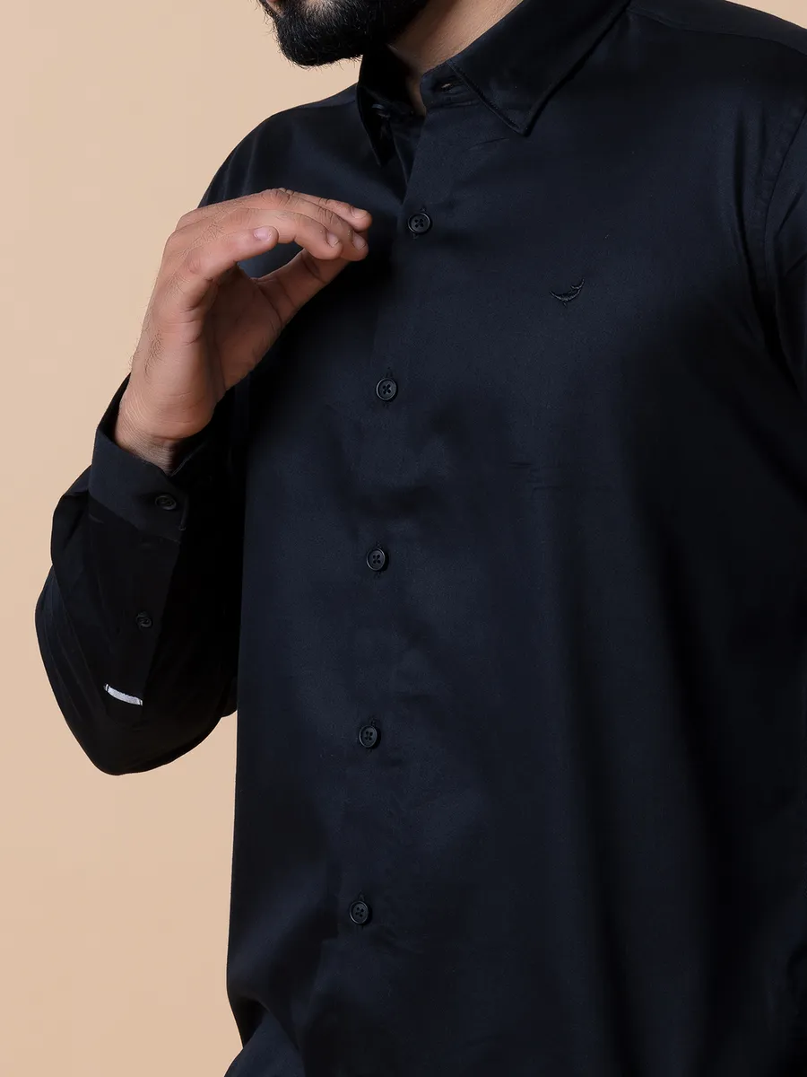 Frio black plain cotton shirt