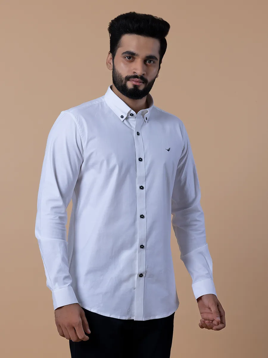 Frio white plain cotton slim fit casual shirt