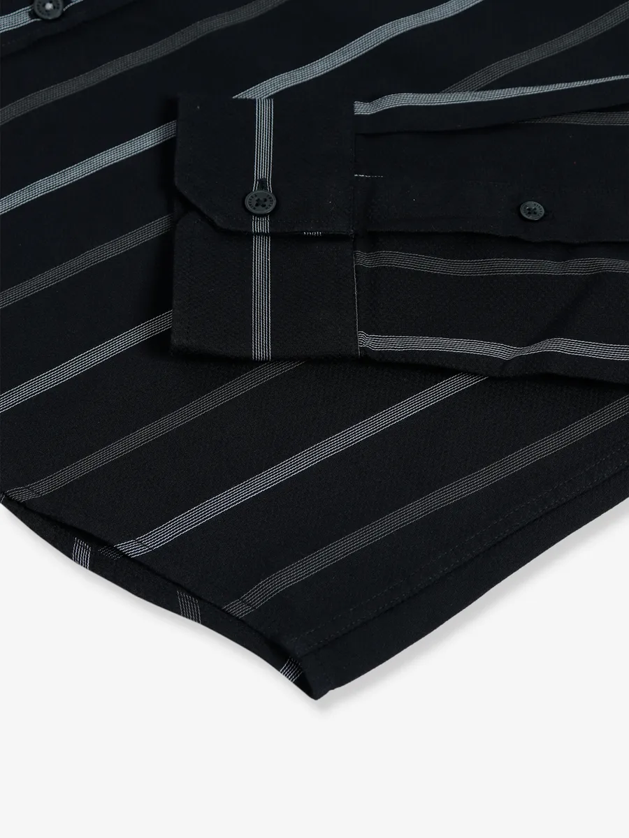 Indian Terrain black stripe shirt