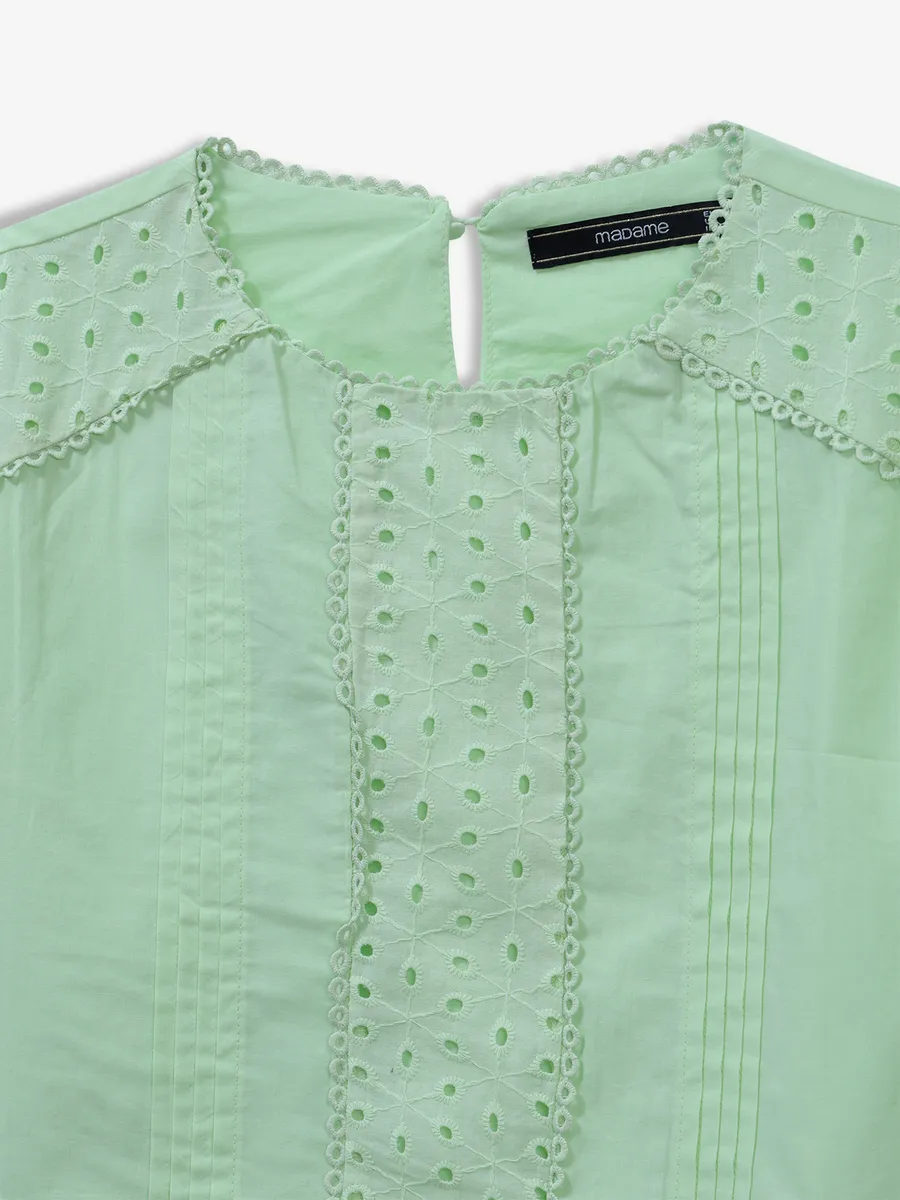 MADAME pista green schiffli top