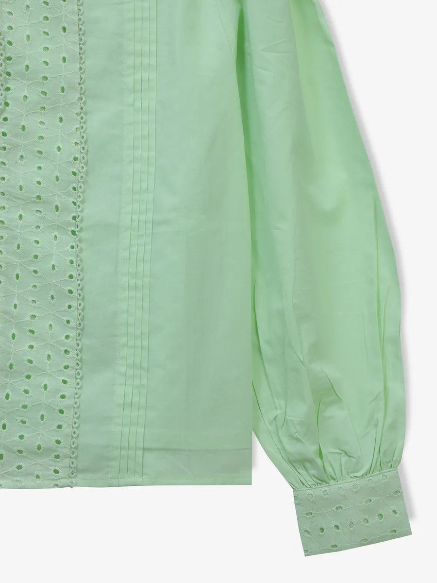 MADAME pista green schiffli top