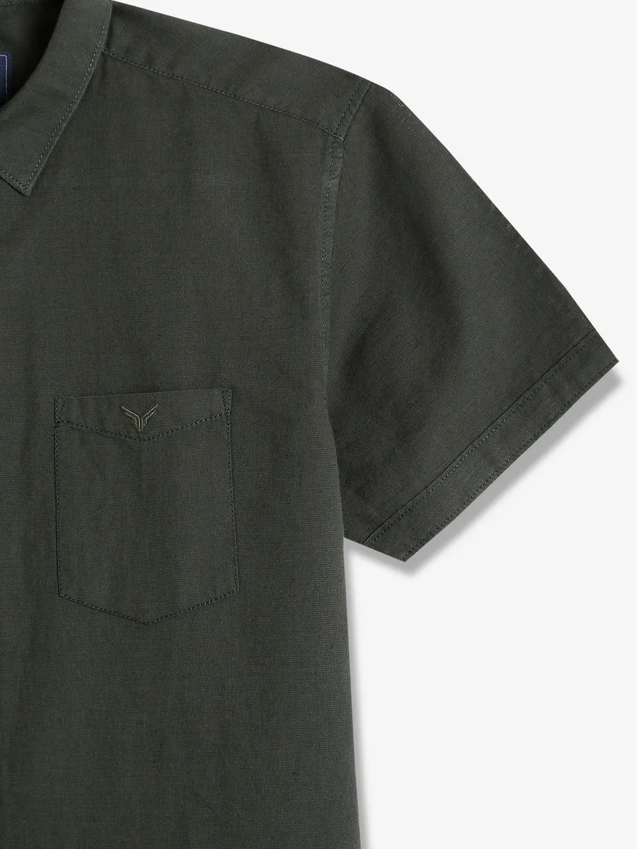 PIONEER plain dark green linen shirt