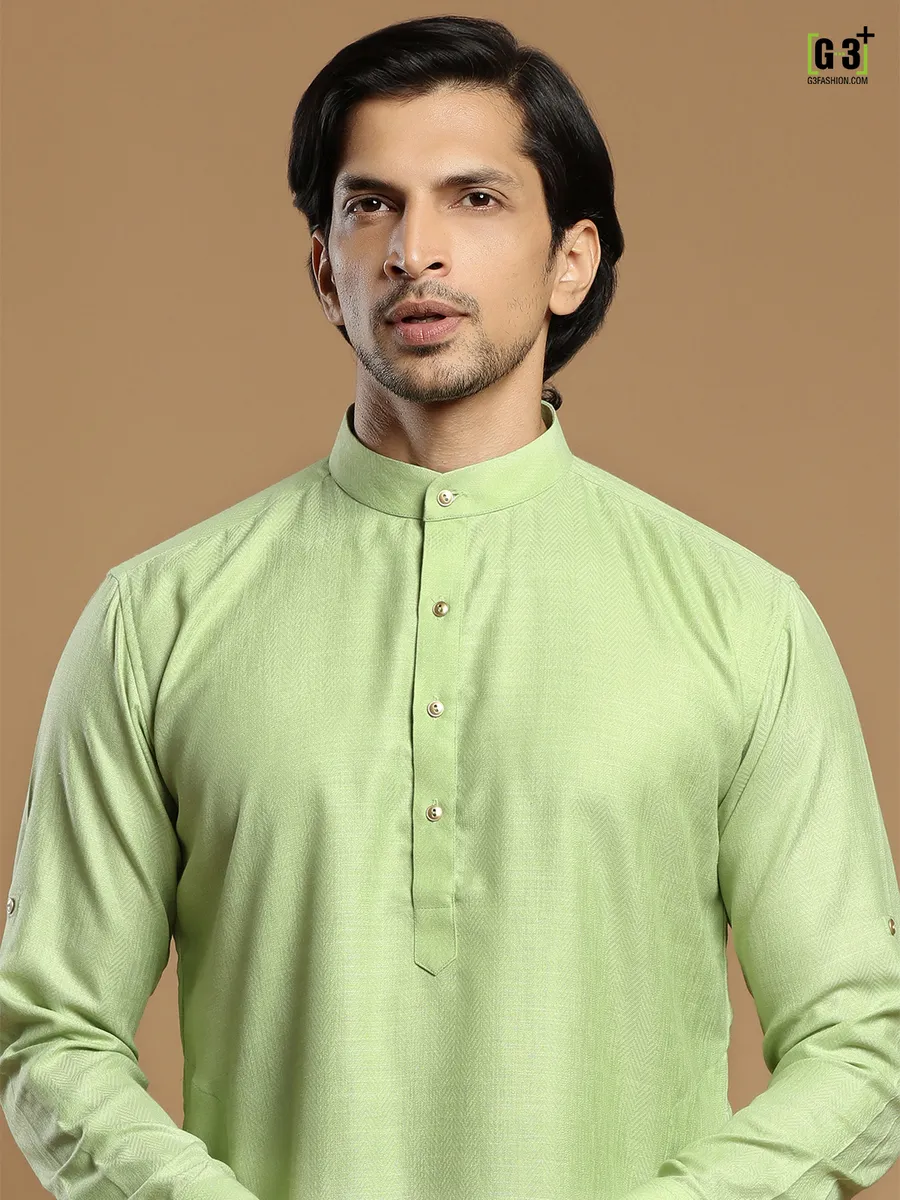 Pista green festive wear solid men kurta set in cotton