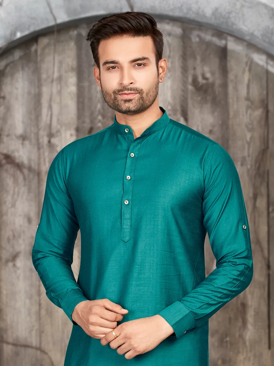 Men Rama Green Slub Silk Embroidered Kurta Pyjama