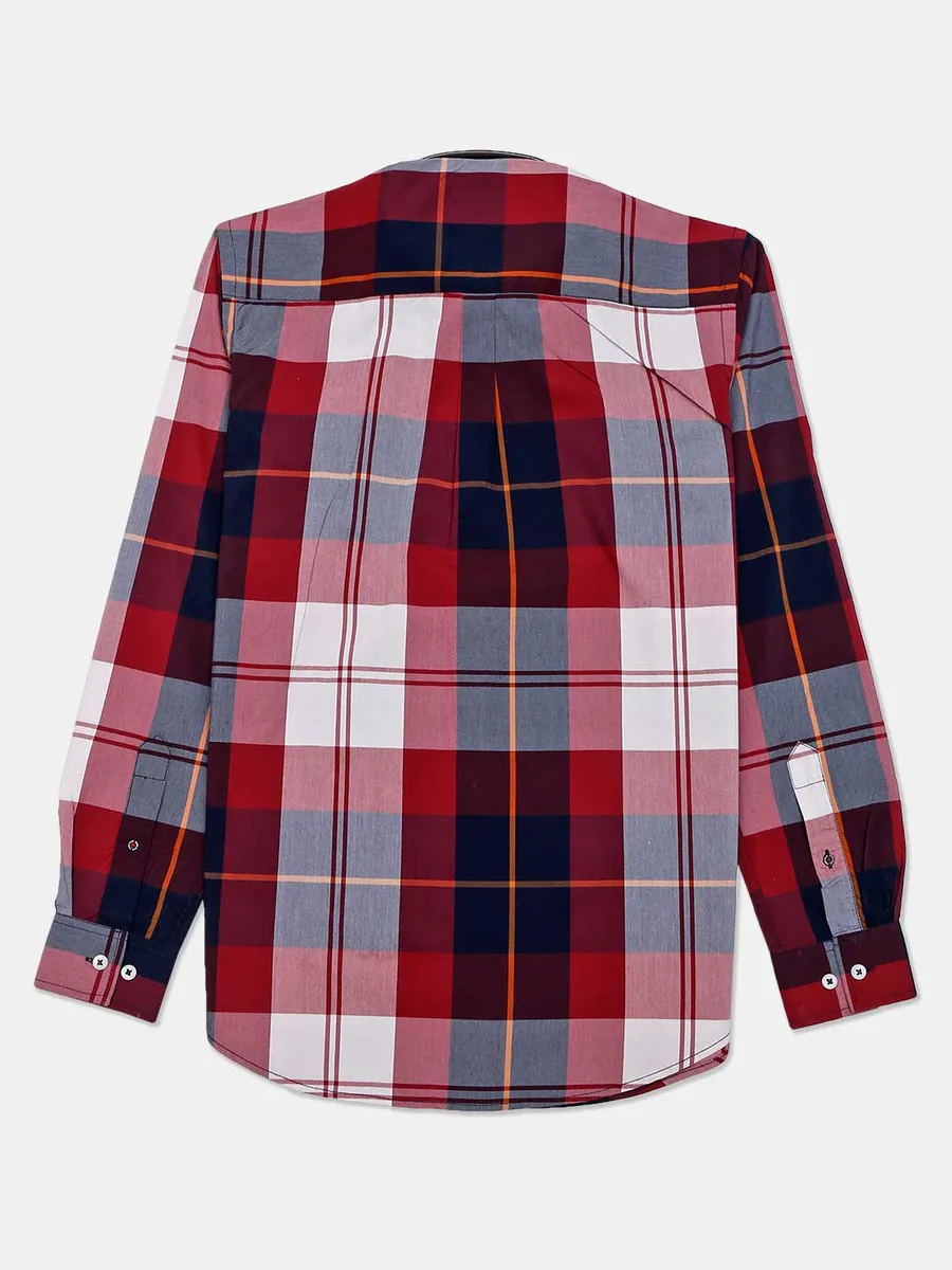 River Blue slim collar maroon checks casual shirt