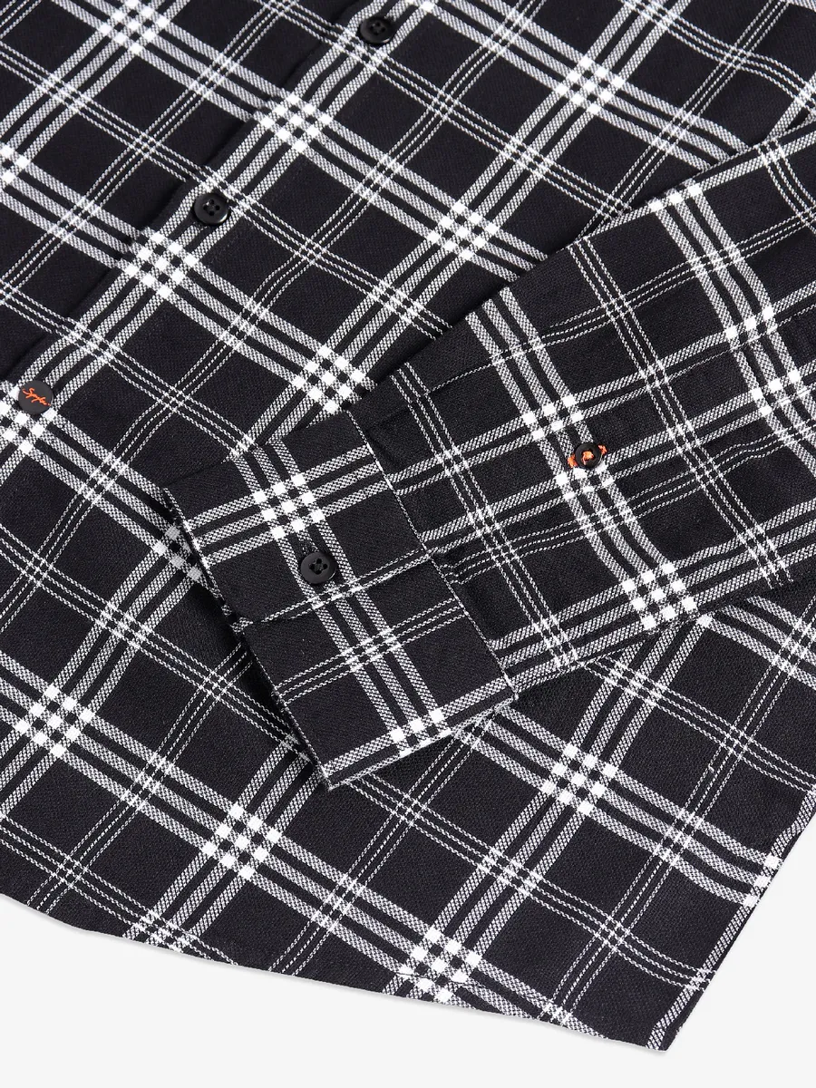 Spykar cotton black checks shirt