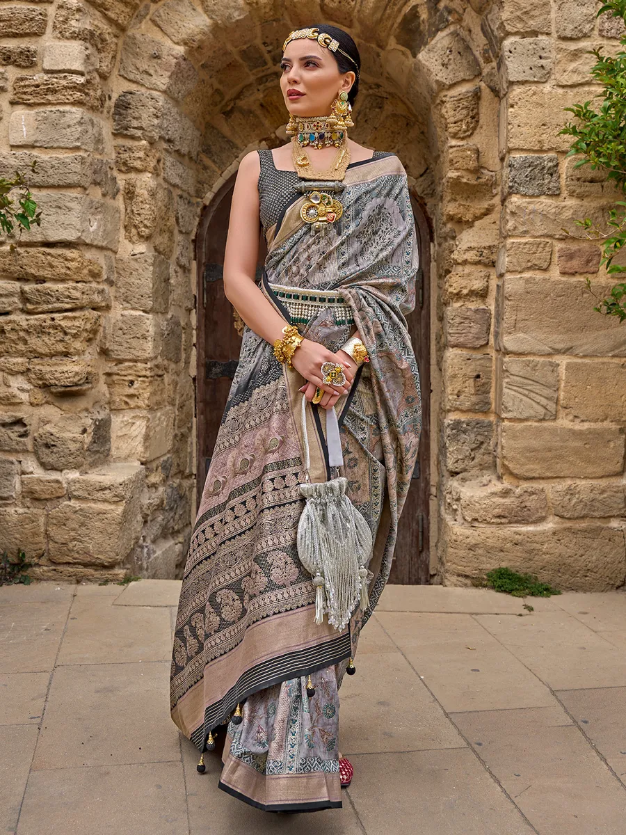 Trendy grey printed saree in silik