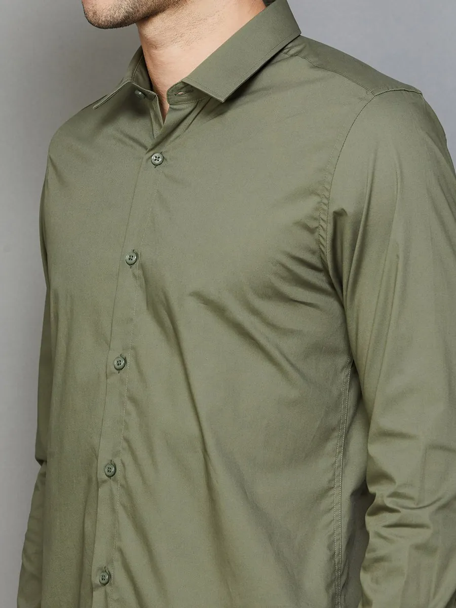 UCB plain olive cotton shirt with cutaway collarG3MCS14394