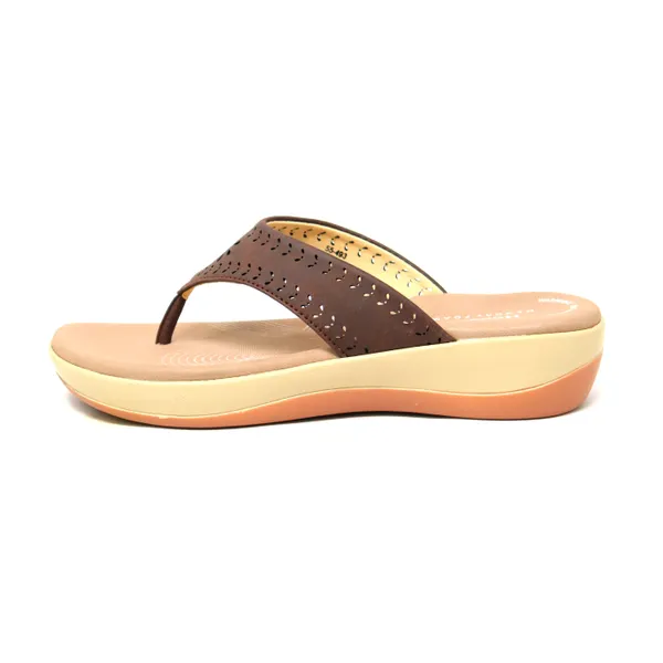 Hooves Women Brown Slippers