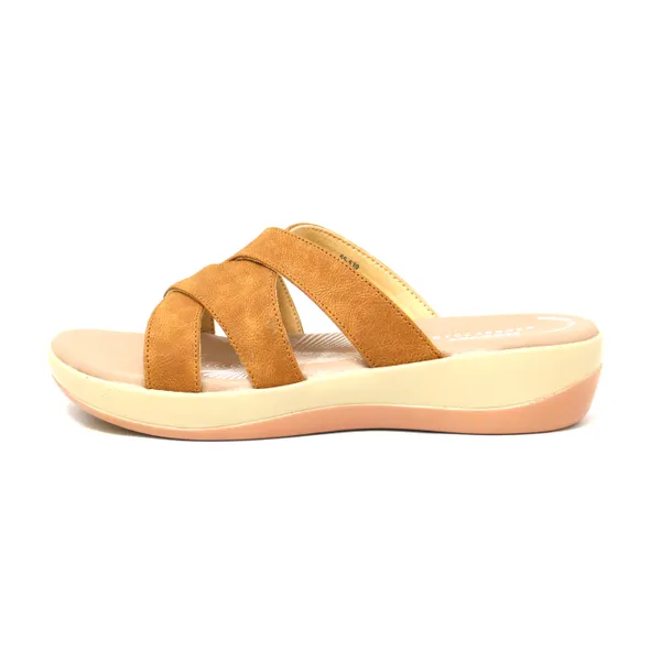 Hooves Women Tan Slippers