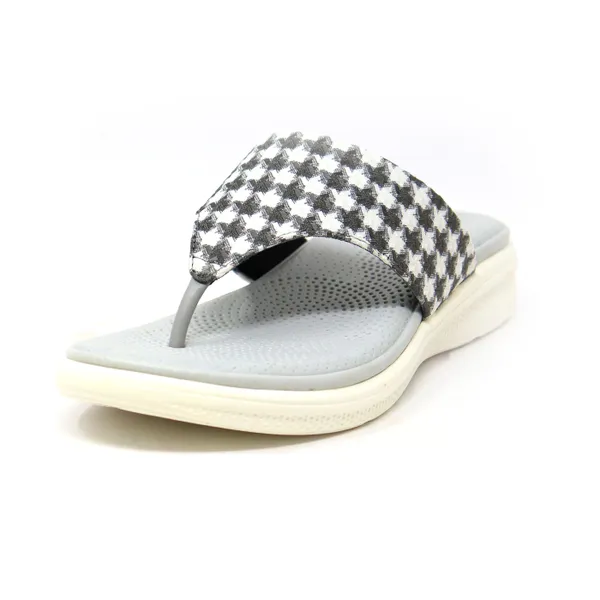 Scarlet Women V-Strap Grey Slippers