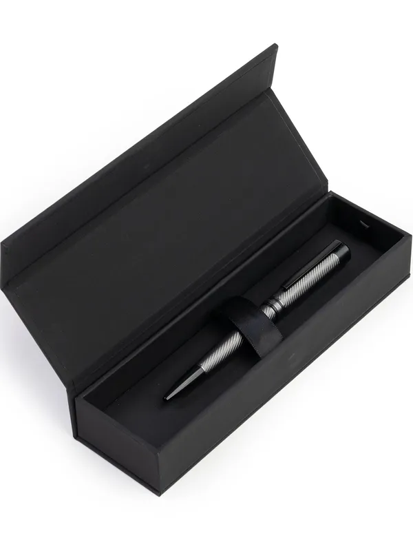 Lamy Set Safari Fountain Pen (Medium) - Red with Keyring