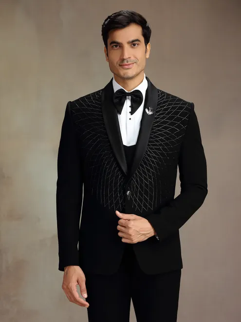 Black elegant thread coat suit